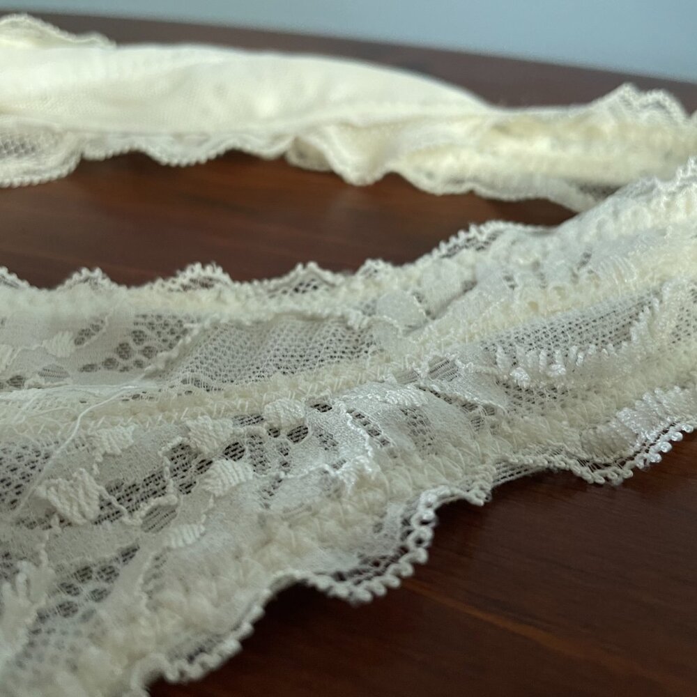 Free People Intimately Halter Lace Bralette Bundle of 2 Medium Black & White NWT - Picture 10 of 12